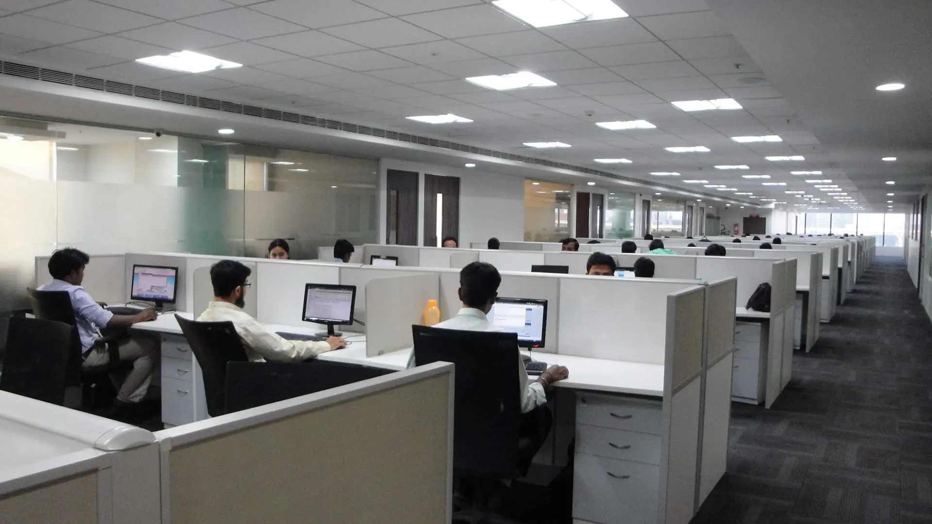 Features-of-travel-agency-crm